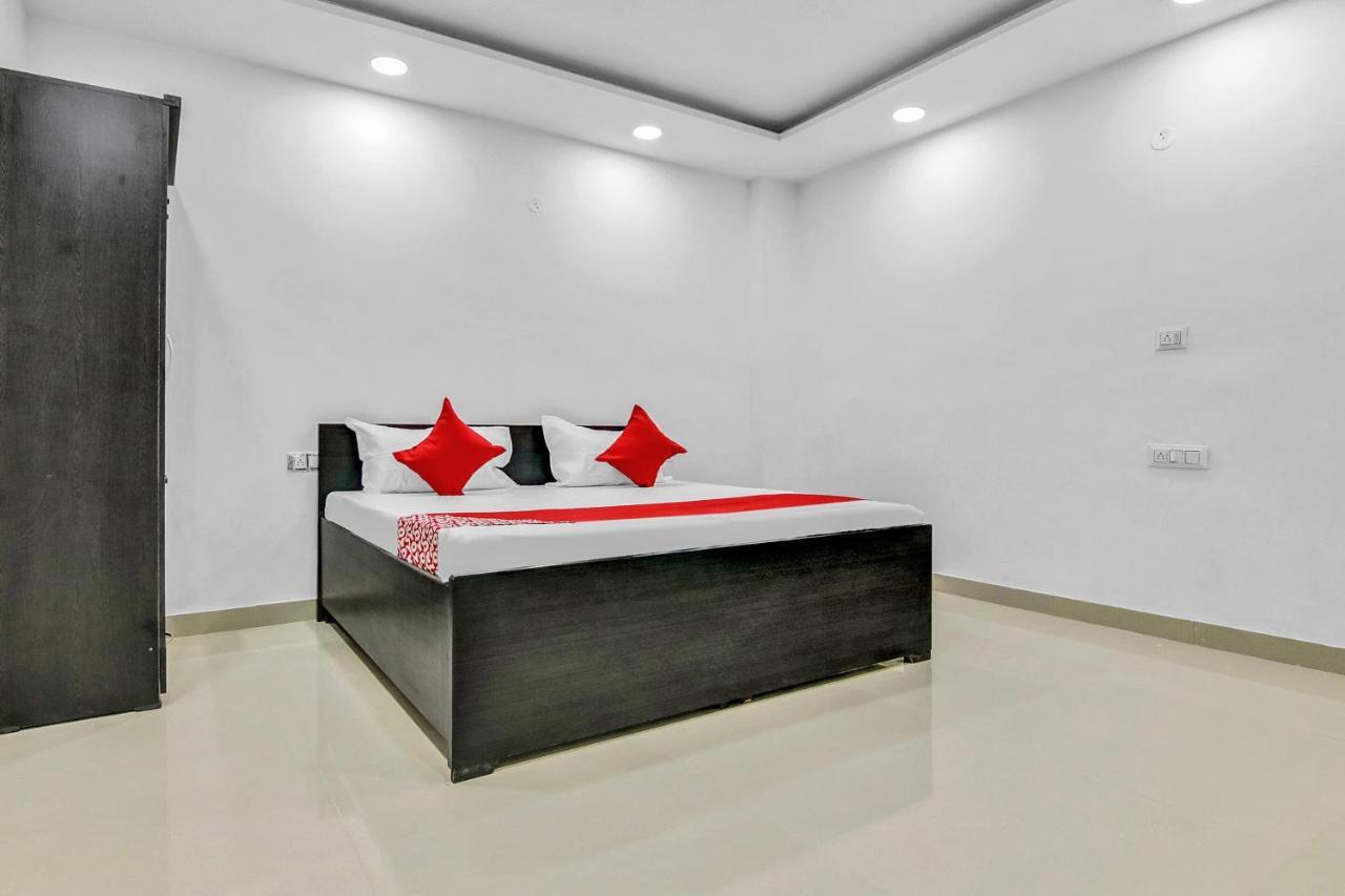 Flagship Secret Mirage Near Rithala Metro Station 4*