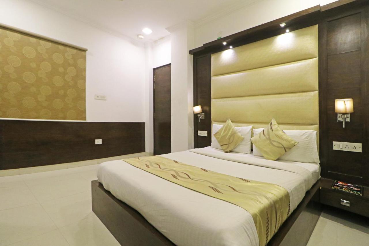 Pathway - At Delhi Airport Bed & Breakfast