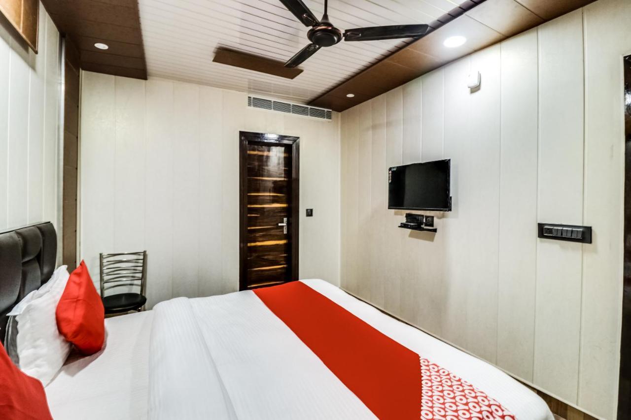 Jps Galaxy Near Pvr Vikaspuri 3* Delhi (National Capital Territory of India)