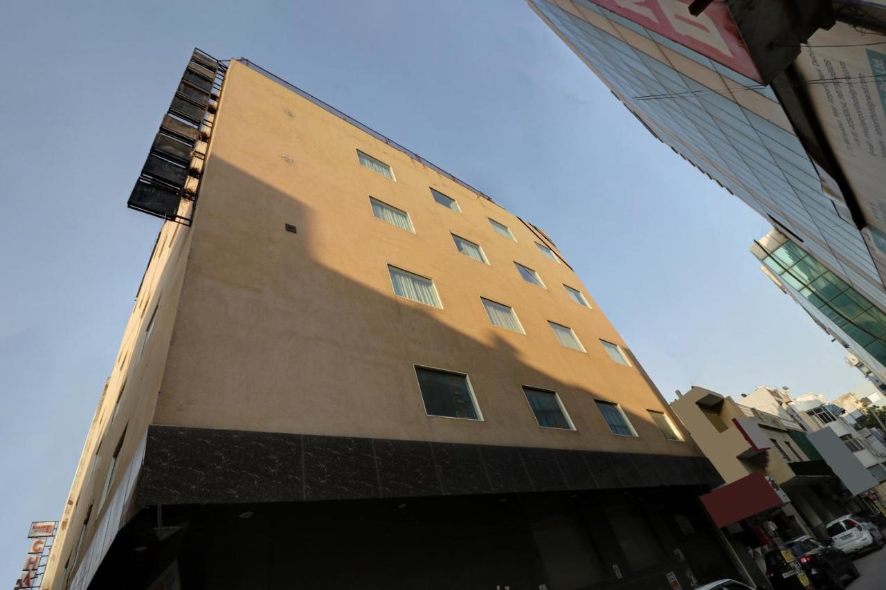 Oyo Townhouse 901 Prime Enclave Near Ambience Mall Apartment New Delhi