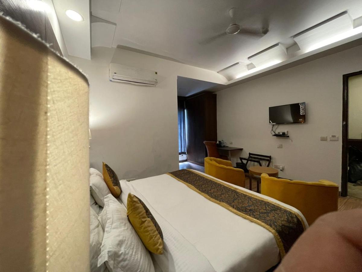 Hotel The Orion - Greater Kailash 4*