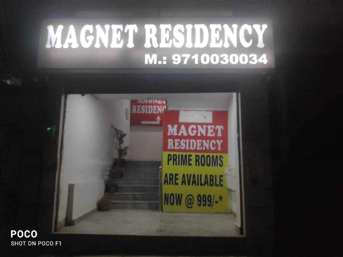 Oyo Magnet Residency Near Nangli Metro Station Hotel