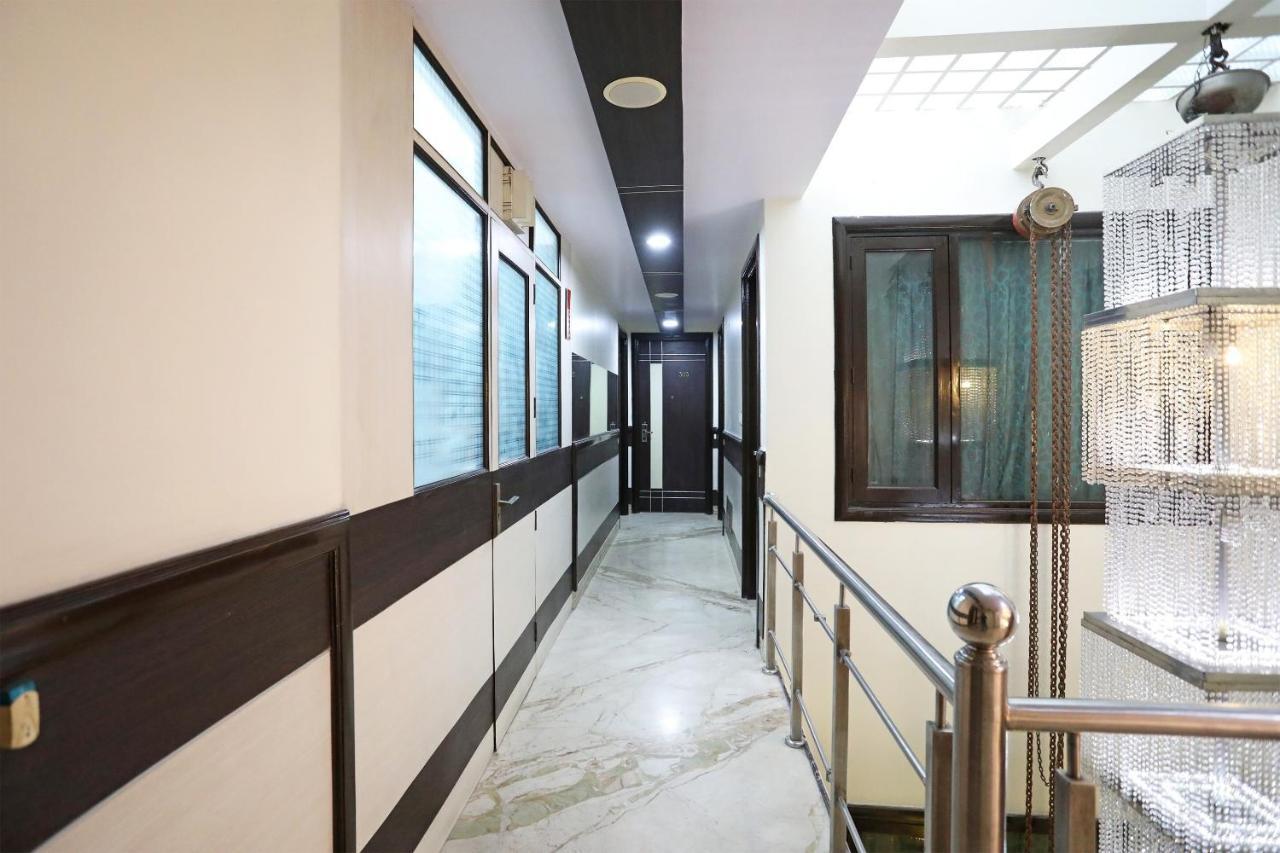 Capital O Metro View Near Satyam Inox Patel Nagar Hotel 3*