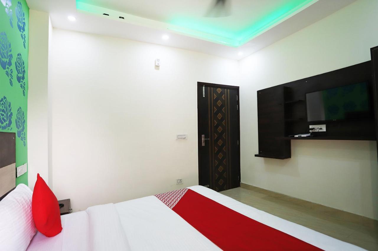 Hotel Oyo Flagship 42619 Diamond Key 3*