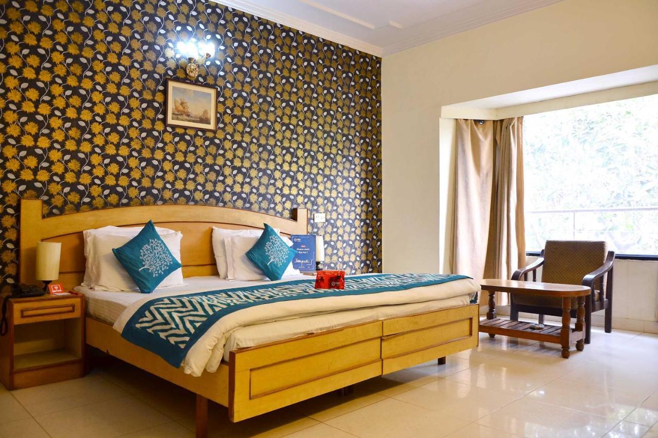 Guest house Oyo Baikunth Kuteer Near Dilli Haat Ina
