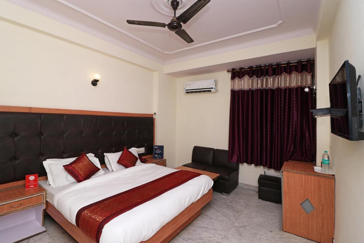 Hotel Oyo Silver Shine Near Gurudwara Shri Bangla Sahib Nova Deli