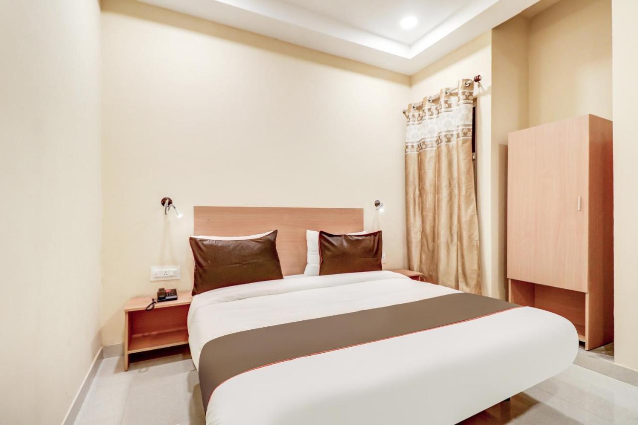 Hotel Collection O Pulpehladpur Near Tughlakabad Station Metro Station New Delhi