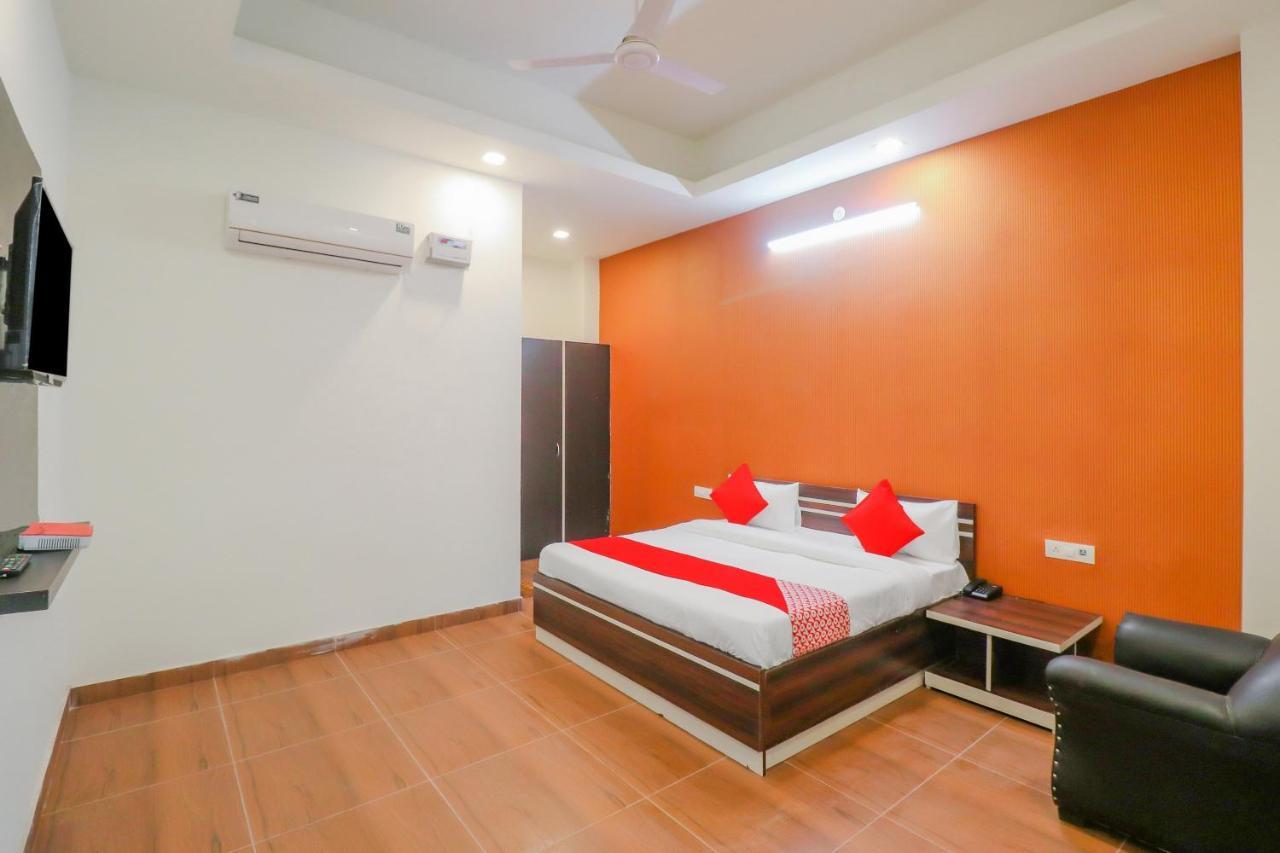 Hotel O Red Crown 3*