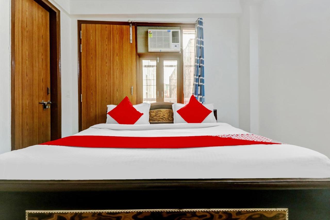 O South Plaza Near Qutab Minar Metro Station 3* Nova Deli