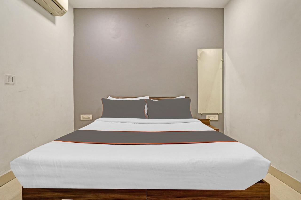 Collection O Seven Heaven 4* New Delhi