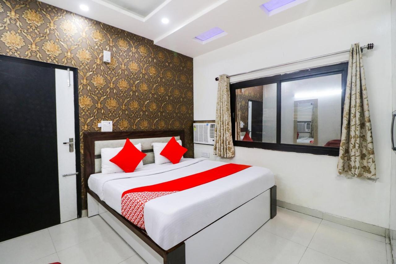 Hotel Oyo Flagship Paradise Near Jahangirpuri Metro Station