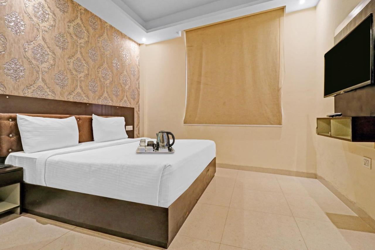 Oyo 23368 Boutique Paragon 3* New Delhi