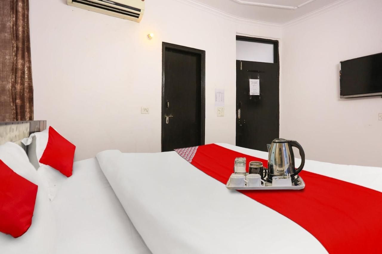 Hotel O Maxx Residency Near Dlf Avenue Saket