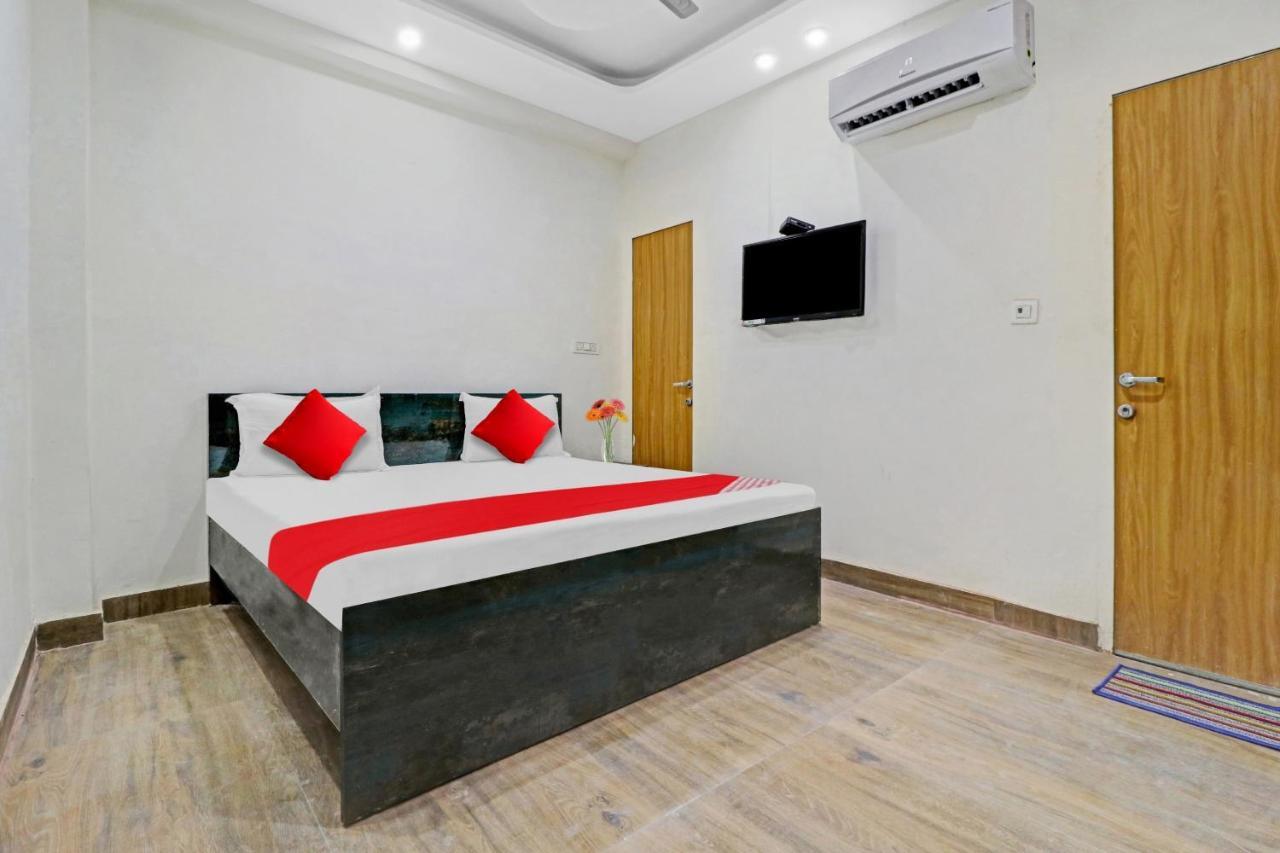 Flagship Park Avenue Casa Near Chhatarpur Metro Station