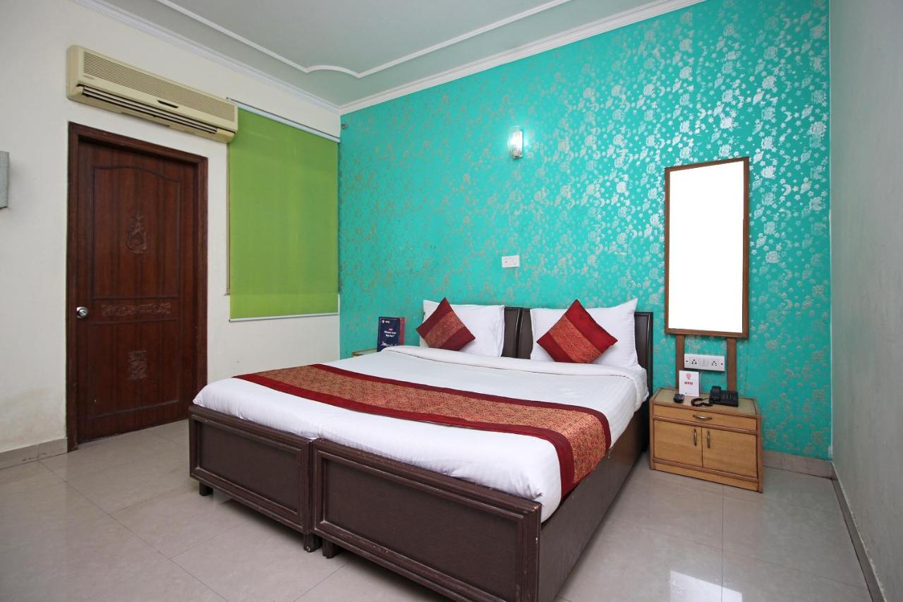 Oyo Galaxy Hotel 3*
