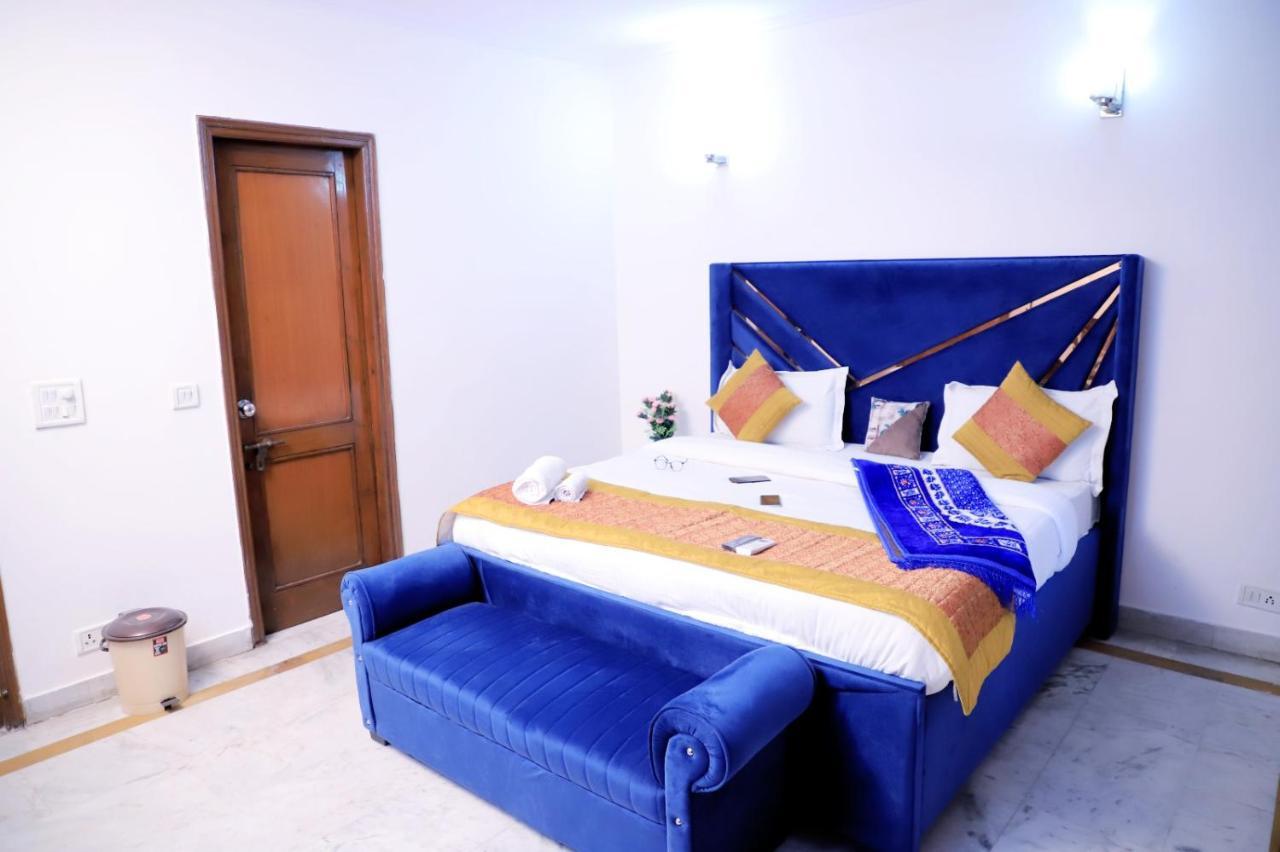 Apartment Fortune Service 1bhk, D-198,ugf *
