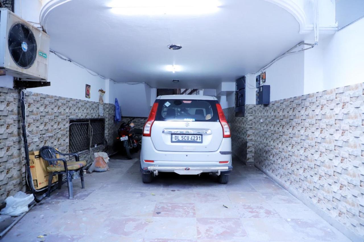 Apartment Fortune Service 1bhk, D-198,ugf New Delhi
