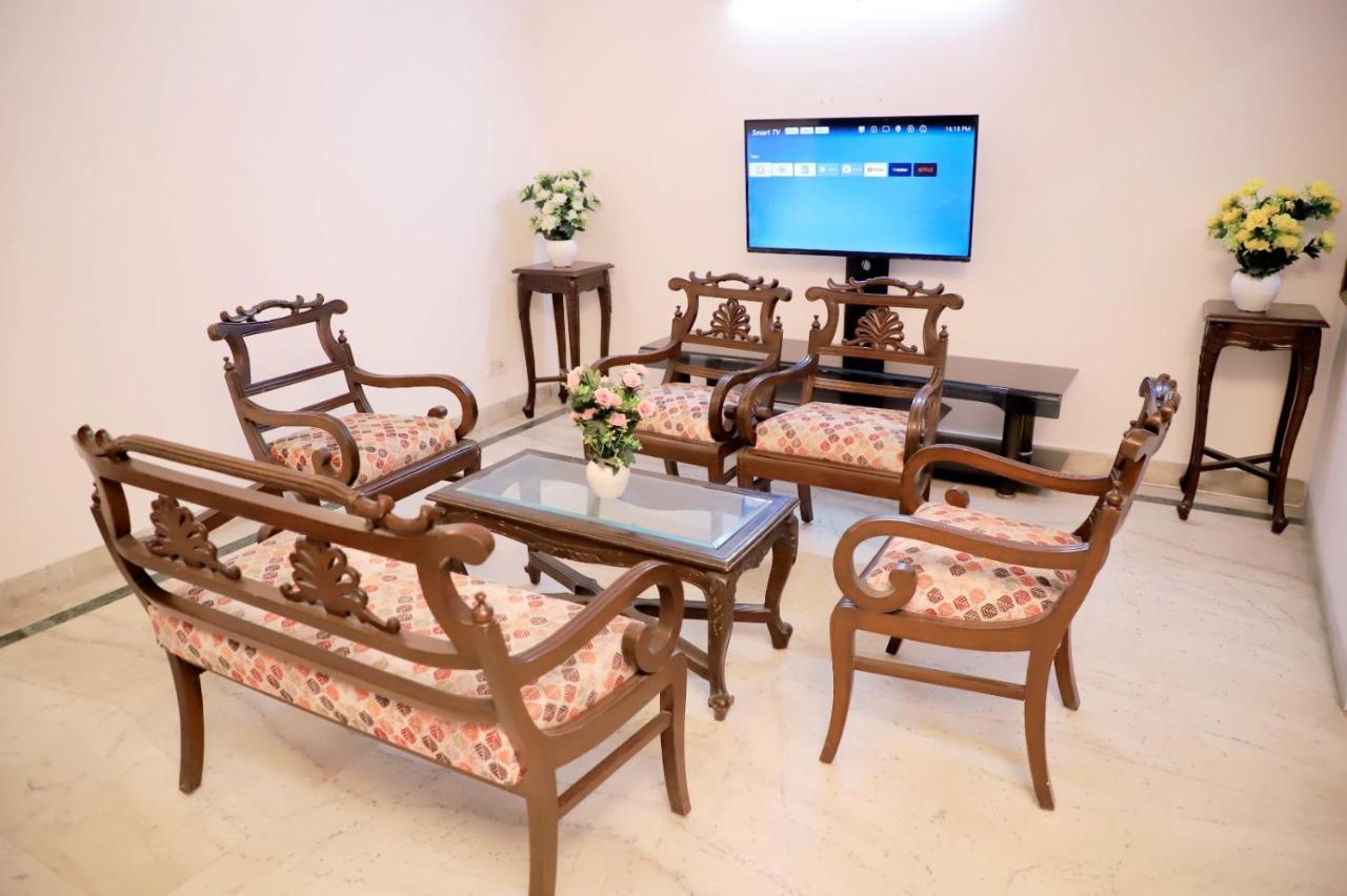 Apartment Fortune Service 1bhk, D-198,ugf *