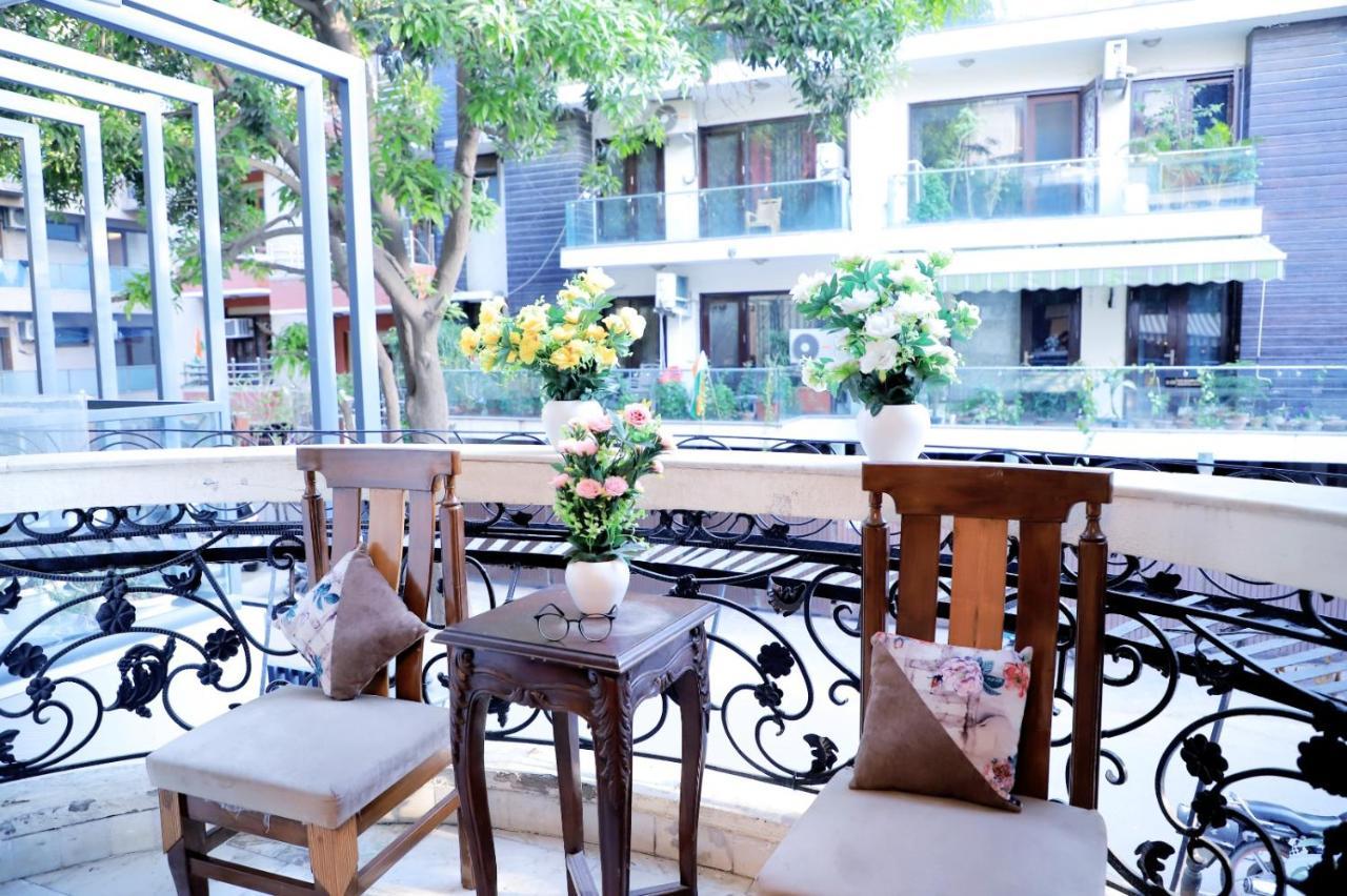 Fortune Service 1bhk, D-198,ugf *