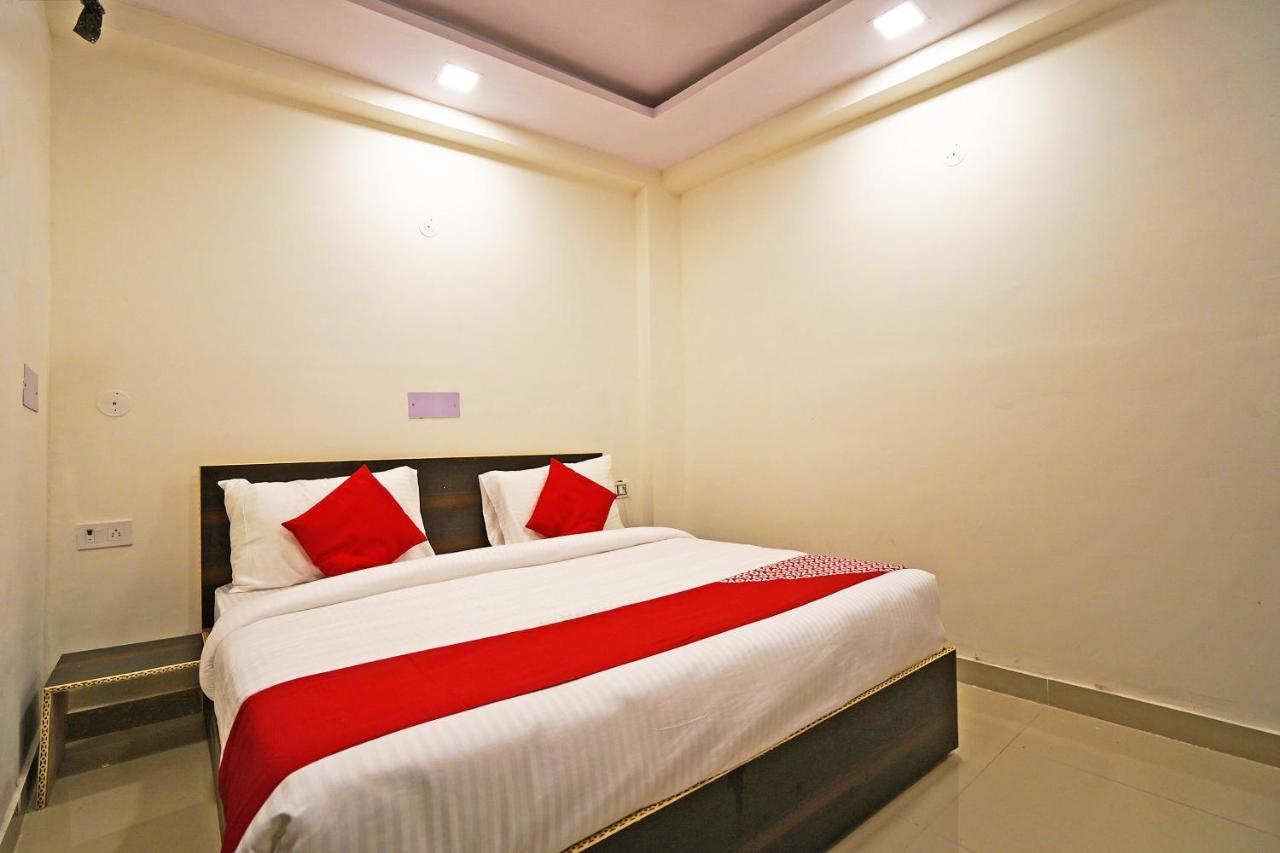 Oyo Discovery Near New Ashok Nagar Metro Station