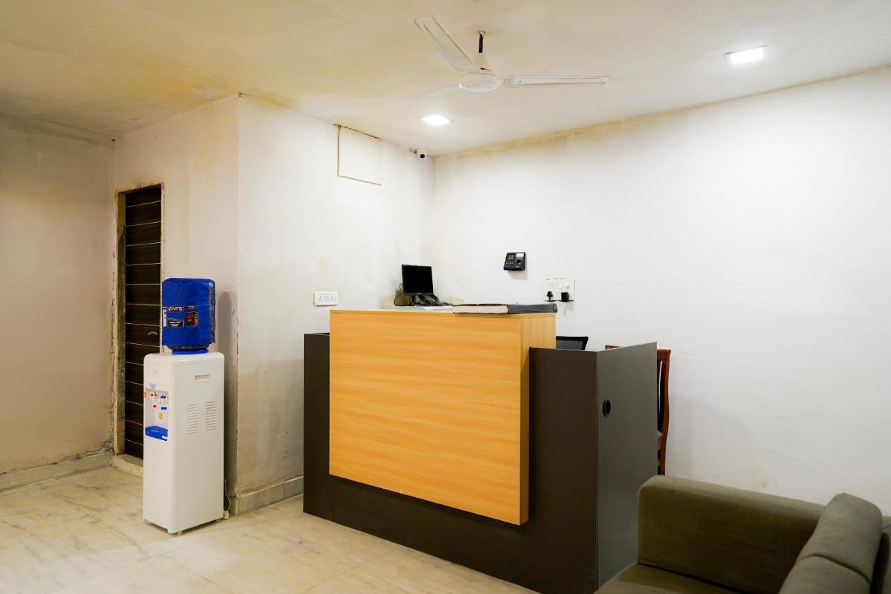 Oyo Discovery Near New Ashok Nagar Metro Station Hotel 3*