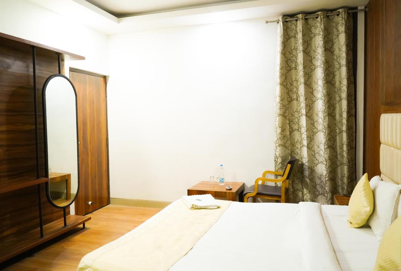 Rts - Mahipalpur Hotel