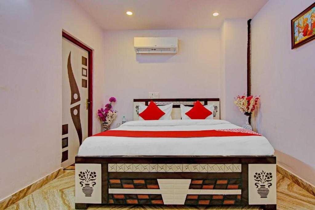 Oyo Magnet Residency Near Nangli Metro Station 3*