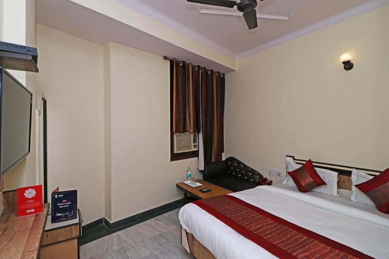 Hotel Oyo Silver Shine Near Gurudwara Shri Bangla Sahib 3*