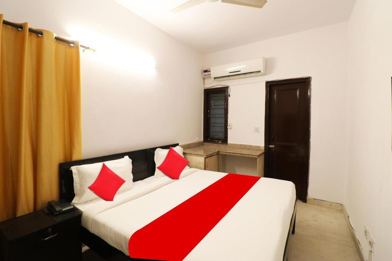 Oyo Diamond Near Lotus Temple 3* New Delhi