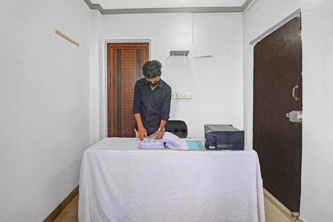 Flagship Comodo Near The Chanakya 3* New Delhi