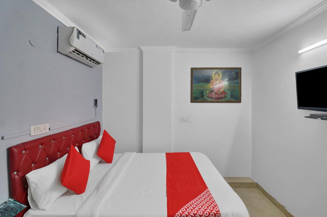 Flagship Comodo Near The Chanakya 3* New Delhi