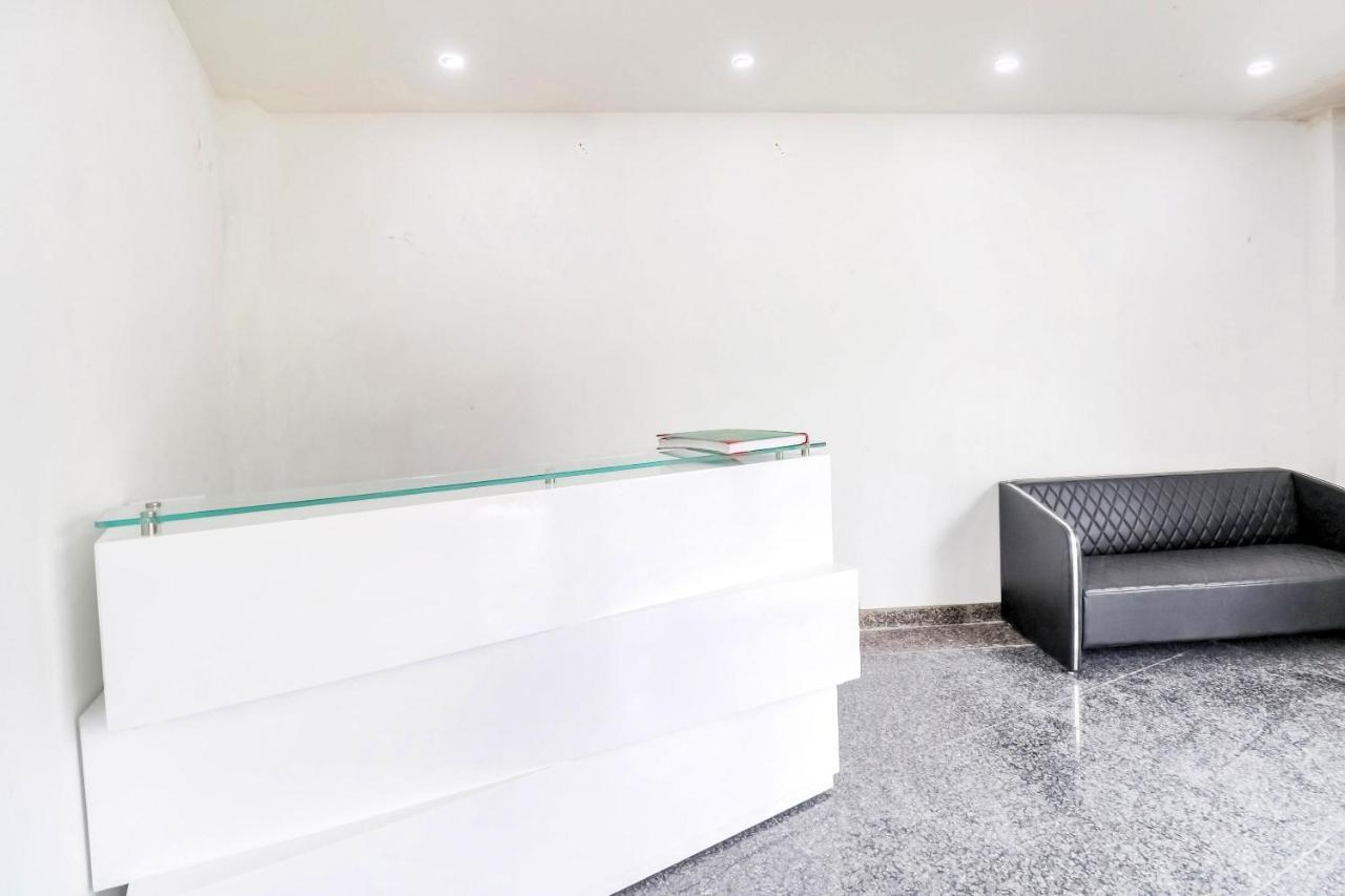Collection O Mahavir Enclave Near Dashrath Puri Metro Station 3*