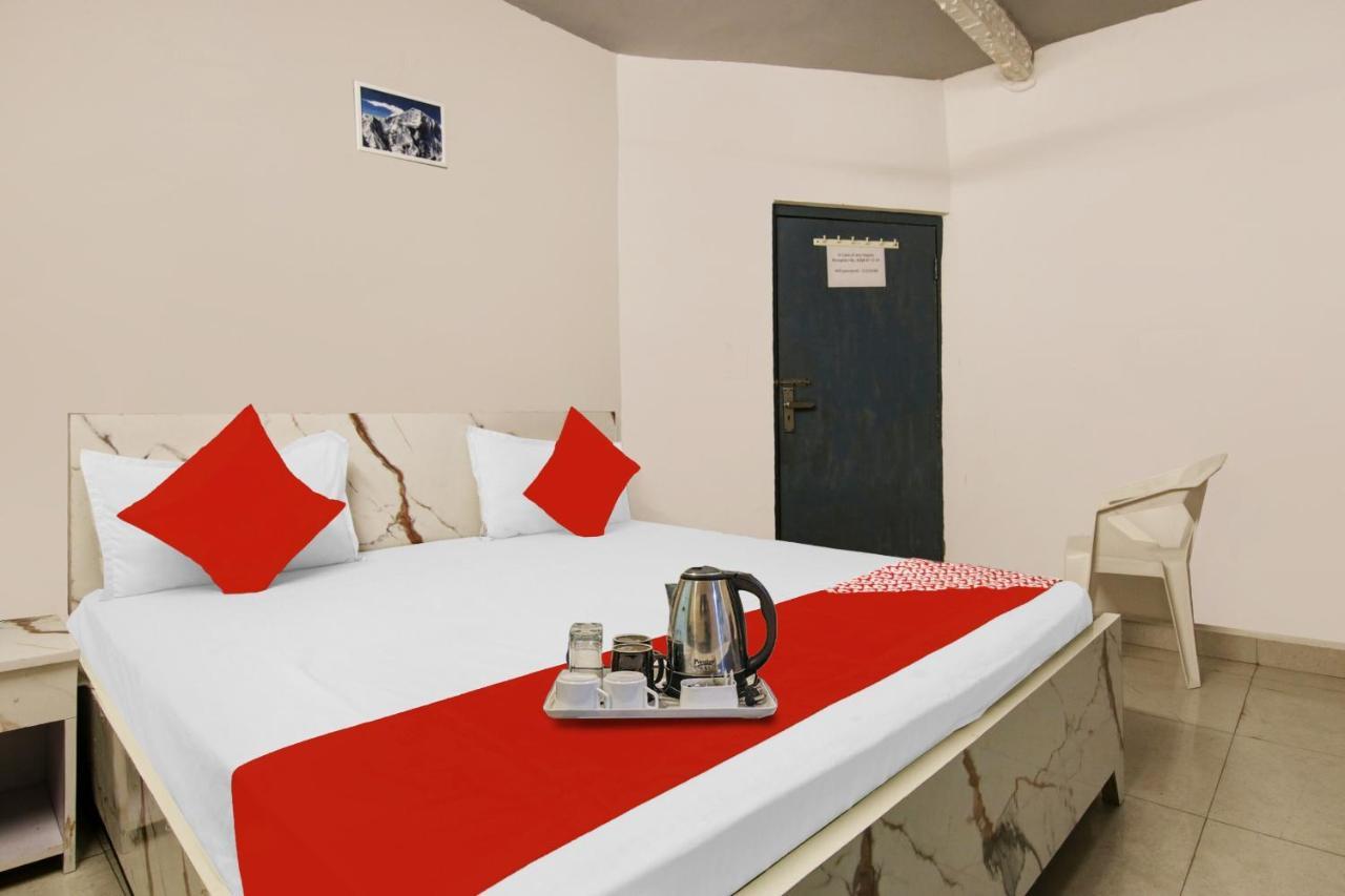 Hotel O Swarg Residency Near Nangloi Railway Station Metro Station 3*