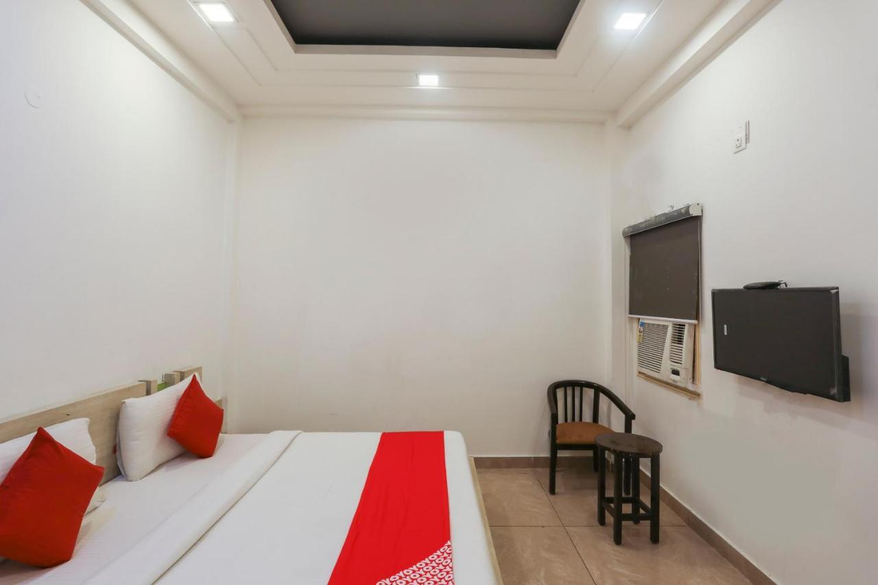 O Cladis Near Mall Of India 3*