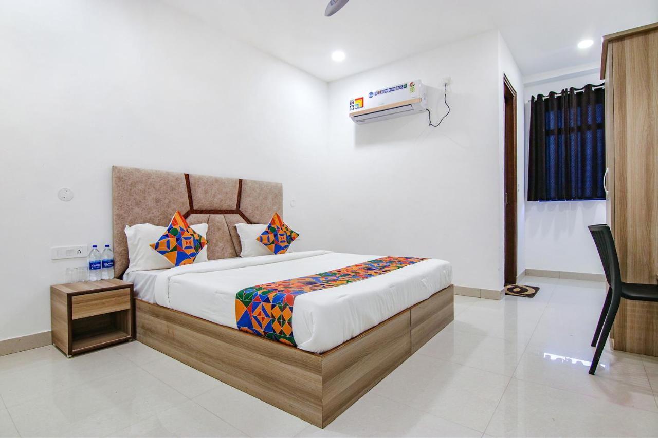 Hotel Fabhotel Grand 3*