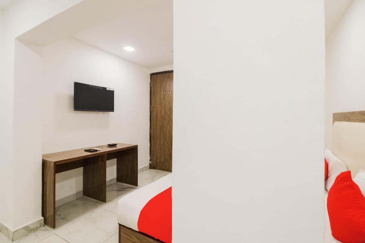 Super Townhouse South One New Delhi