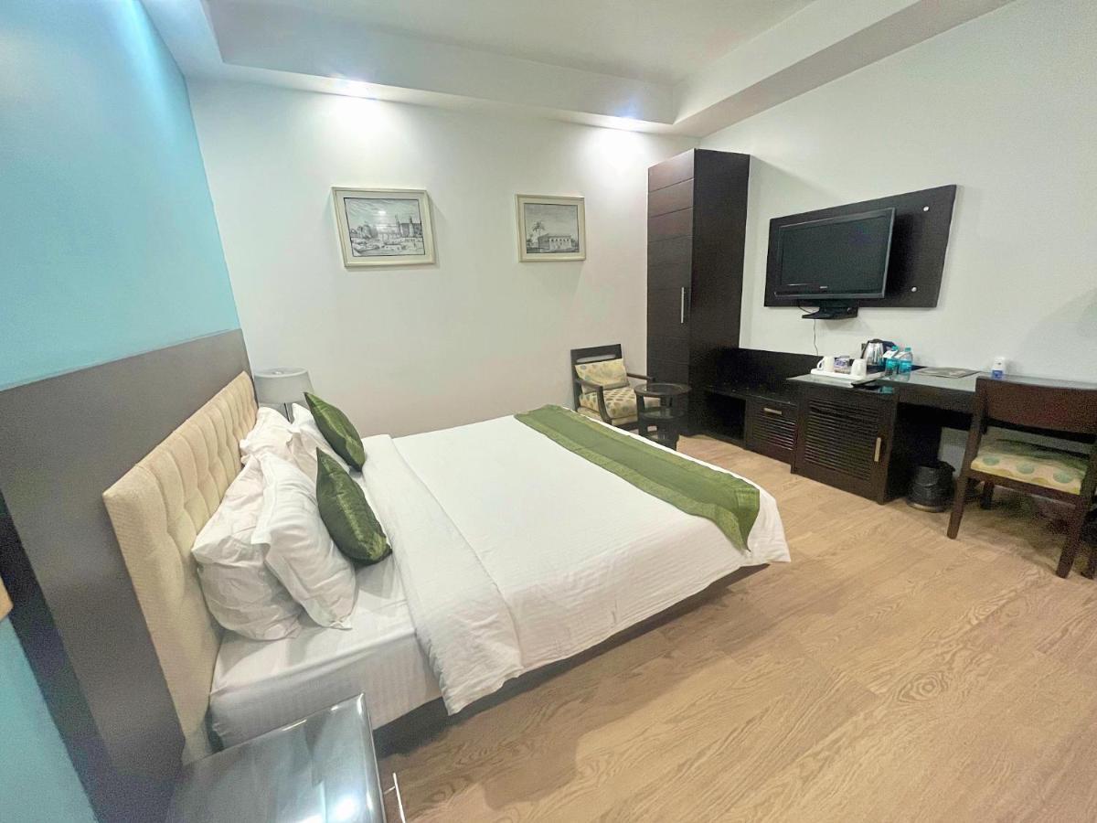 Amber By Orion Hotel 4*