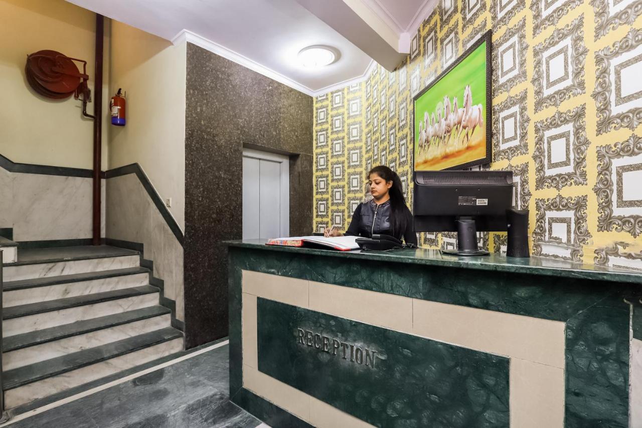 Hotel Collection O Ramji Grand Near Tdi Mall New Delhi