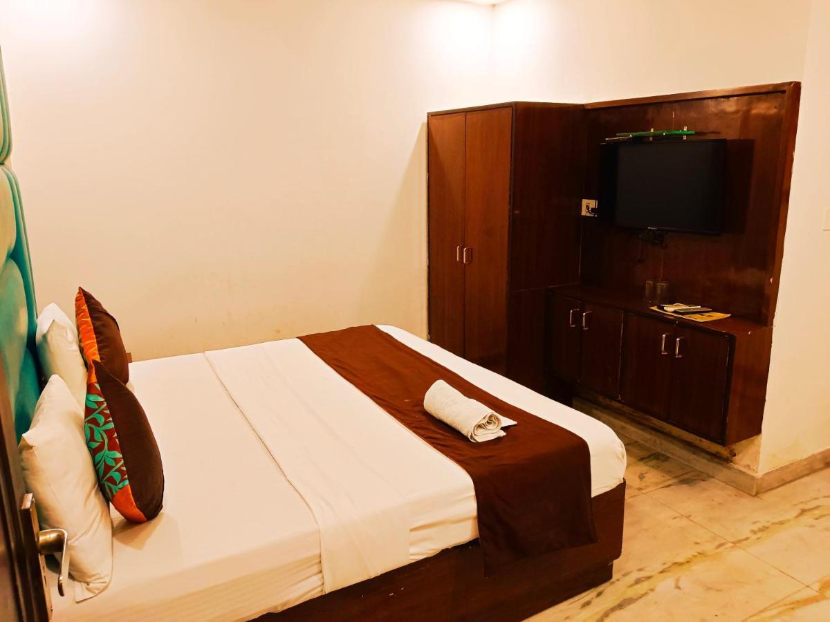 De Tark Near Igi Airport Delhi Hotel 4*