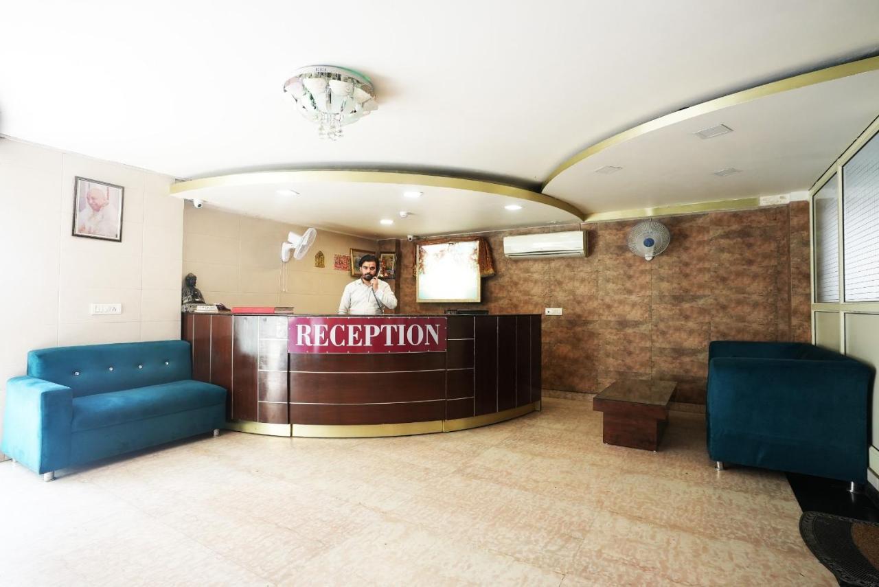Hotel S & B East - Patel Nagar 3*