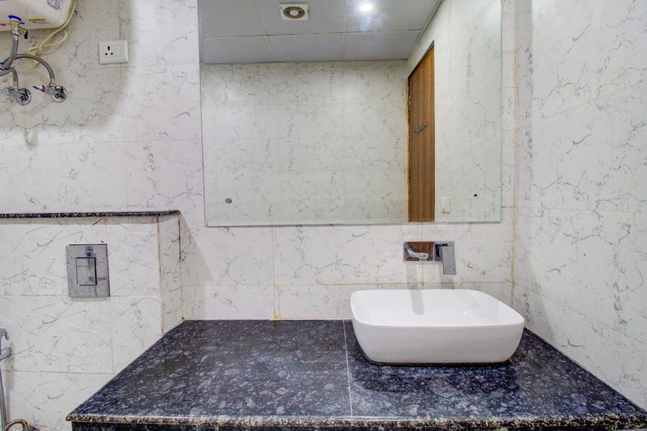 Hotel Fabhotel Gross Near Igi Airport