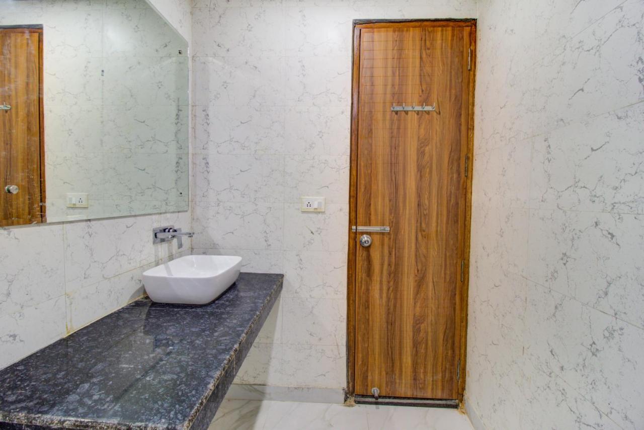 Fabhotel Gross Near Igi Airport New Delhi