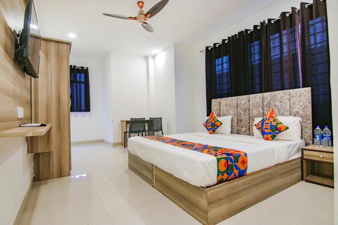 Hotel Fabhotel Grand