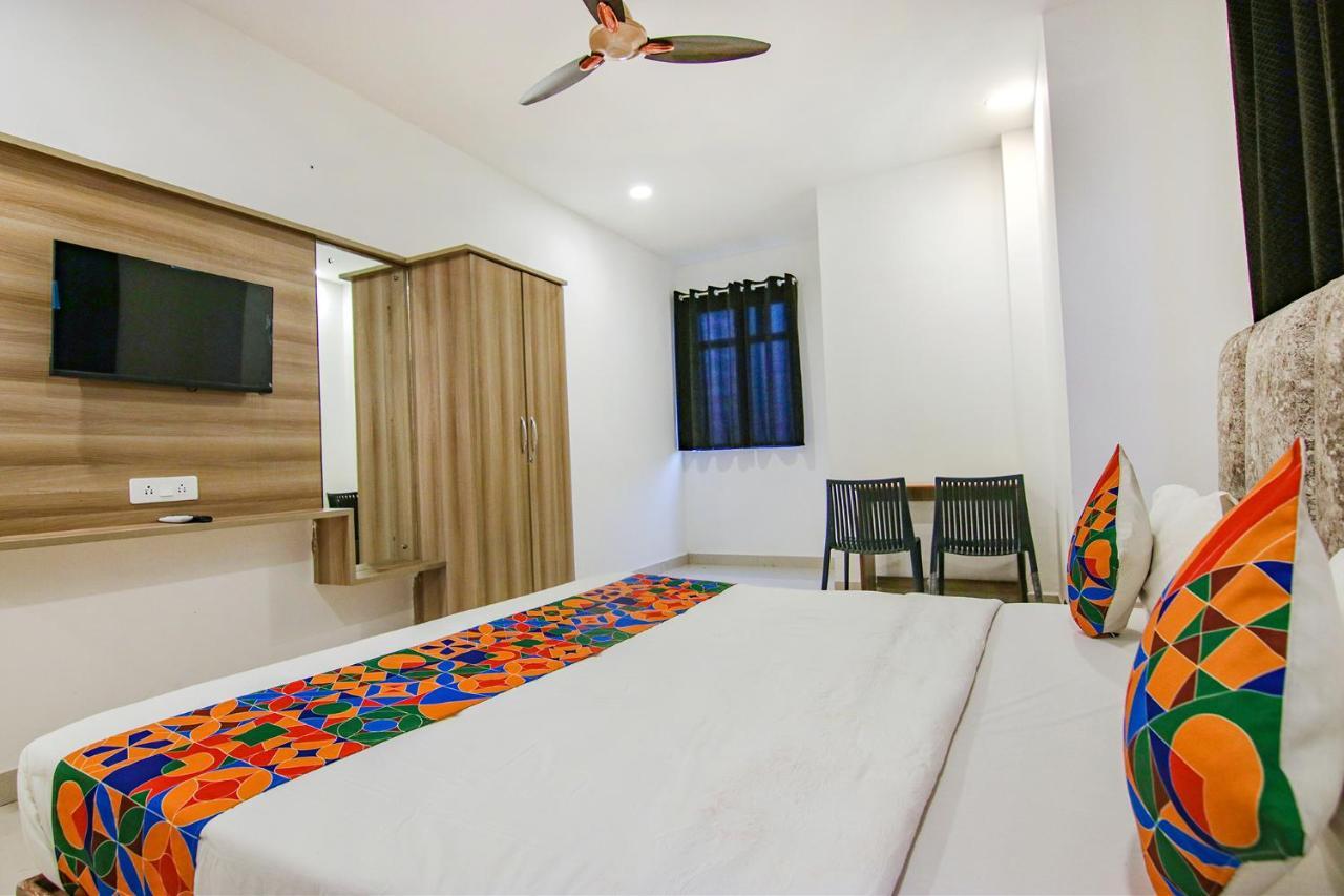 Hotel Fabhotel Grand 3*