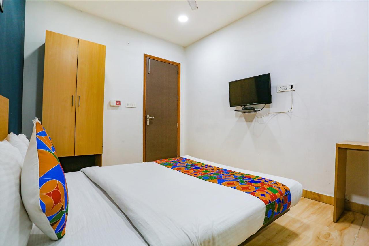 Fabhotel Silver Saffron Peera Garhi 3*