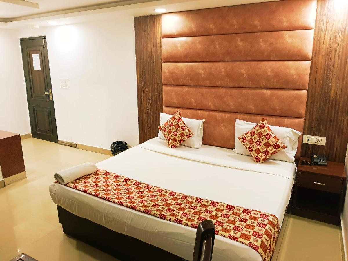De Tark Near Igi Airport Delhi Hotel
