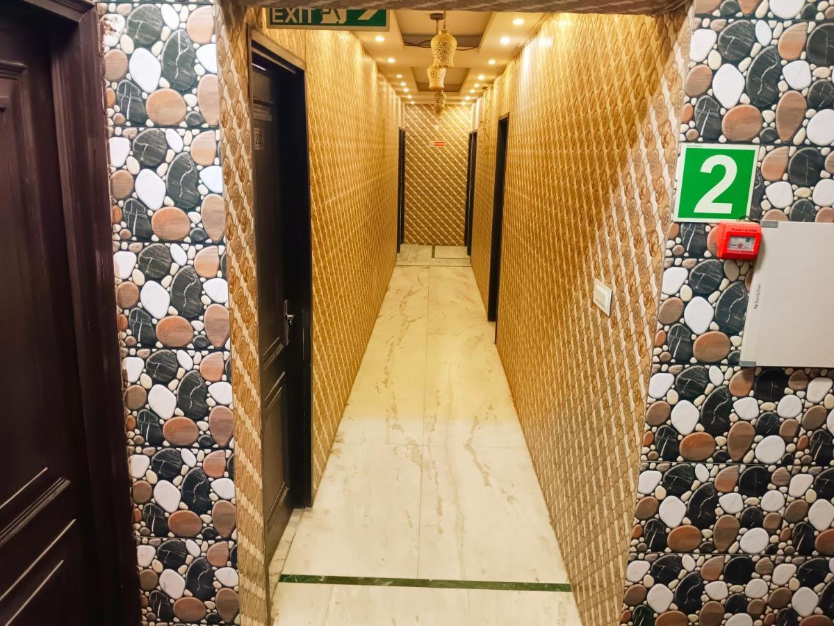 De Tark Near Igi Airport Delhi