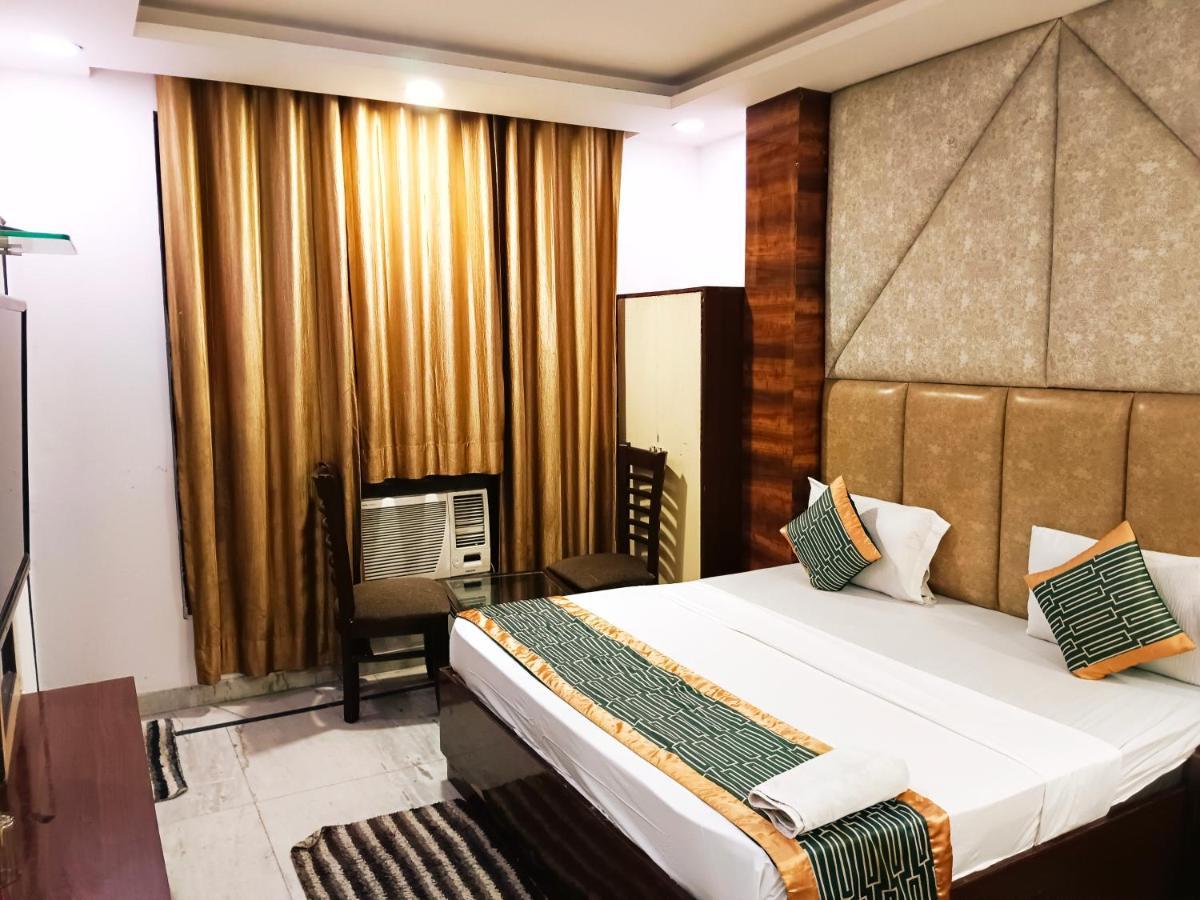 Hotel De Tark Near Igi Airport Delhi 4*