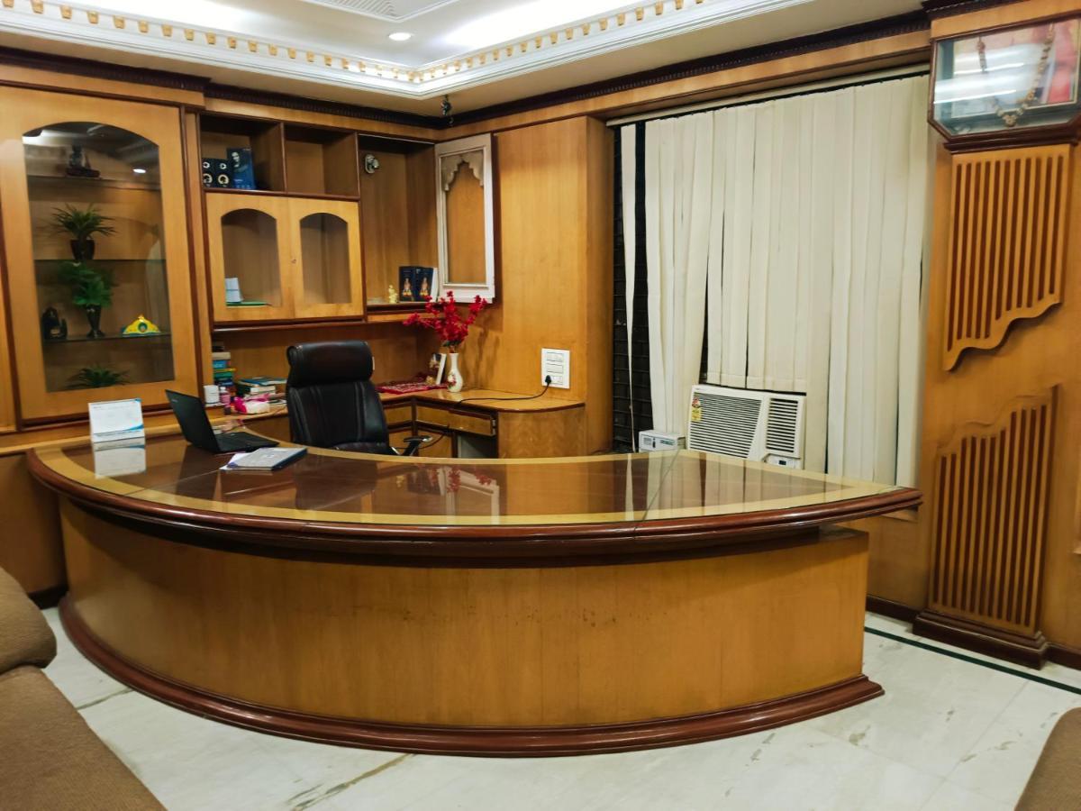 Hotel De Tark Near Igi Airport Delhi 4*