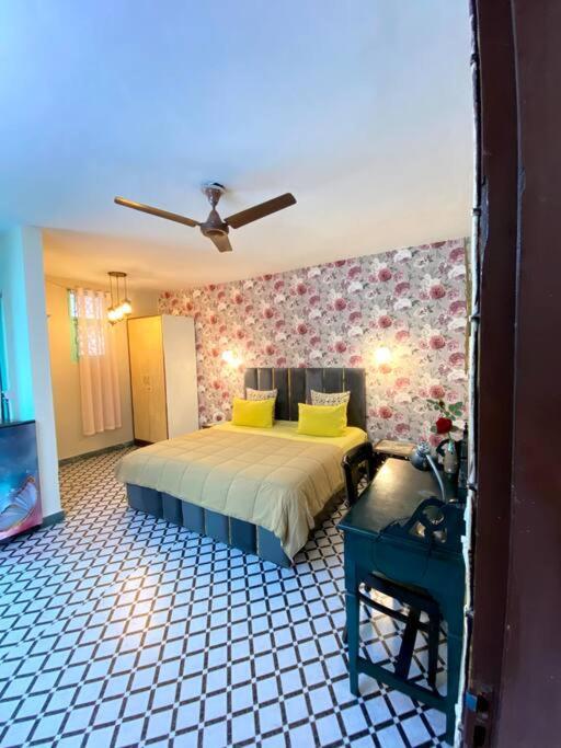 Sukoon ,cozy ,private & Regal Terrace *